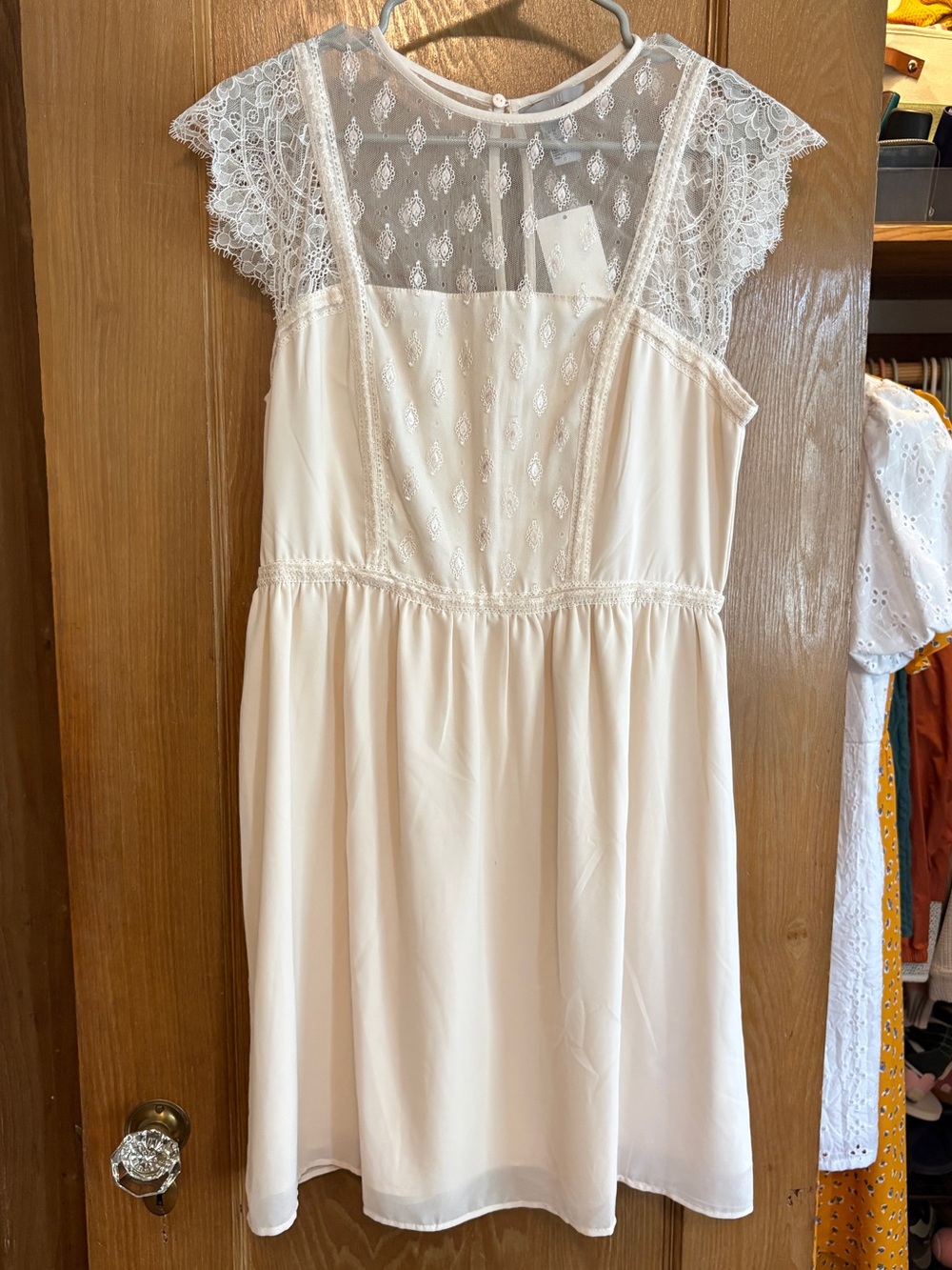 NWT Women’s Lace Dress in Ivory